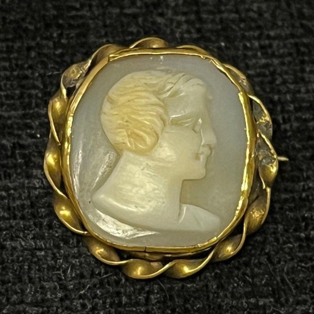 Small Shell Cameo Pin in Hand Worked Gold Frame - Male Profile