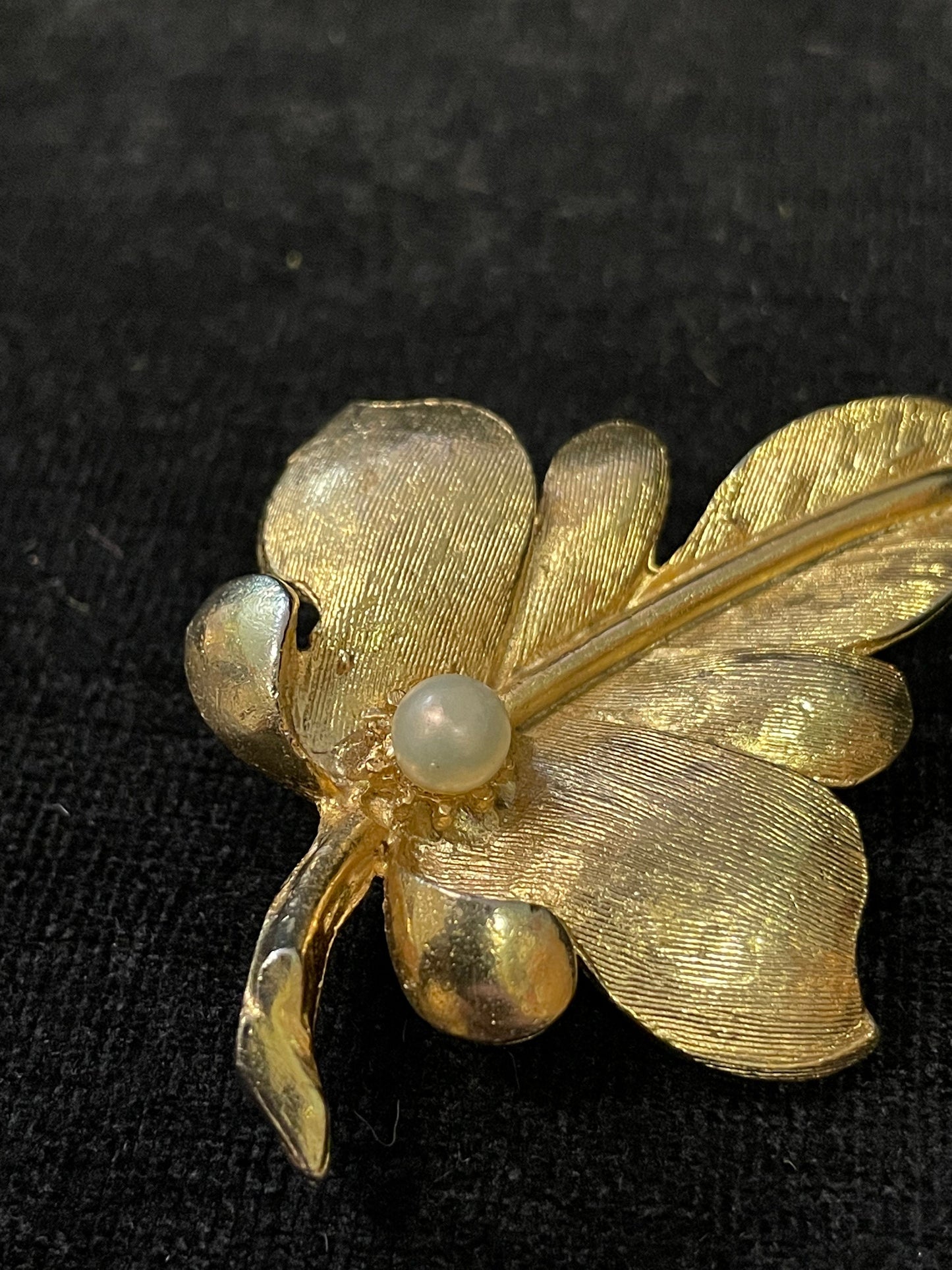 Leaf Broach with Simulated Pearl - Pearls from Majorca - Made in Spain - In Original Box