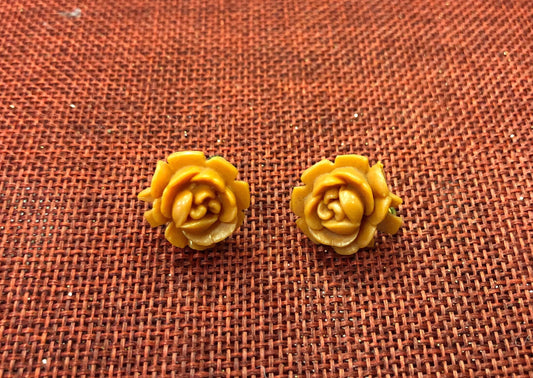 Rosebud Coral Earrings - Vintage 1940s