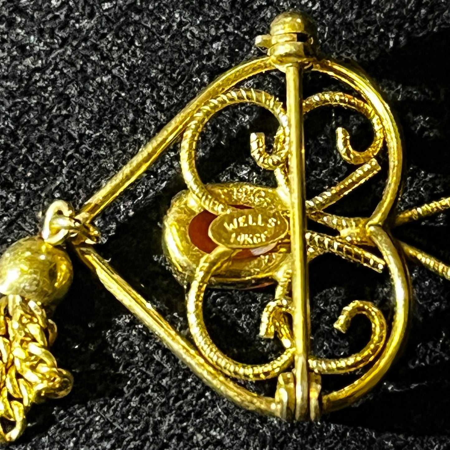 WELLS Mini Shell Cameo Mounted in a Gold Heart Pin - Unusual Shell Cameo Brooch