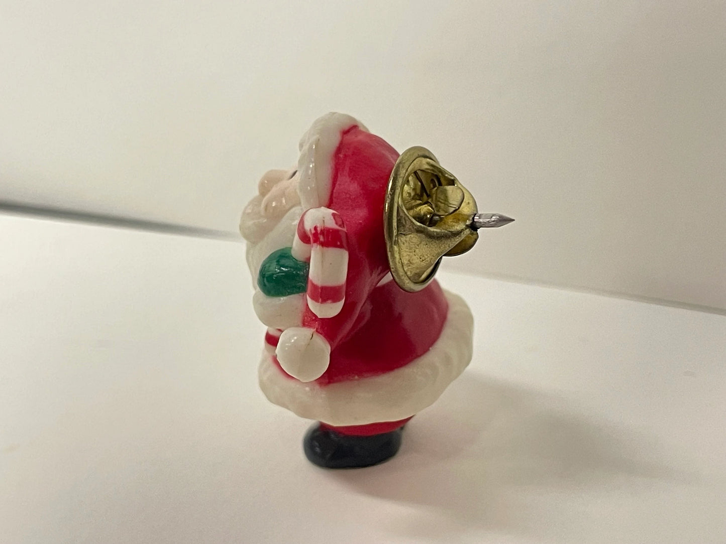 Small Holiday Pin Back Santa Claus