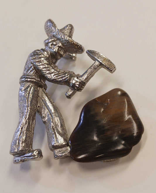 Brooch with Mexican Man Mining an Agate  - Made in Mexico -  Figural Vintage Brooch 1950-60s - Mid Century Pin
