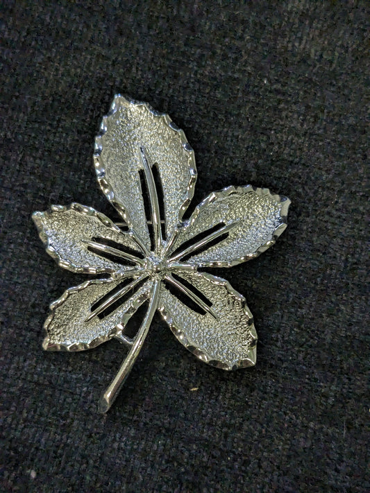 Autumn Leaf Sarah Coventry Textured Silver tone Pin - 1.75" Leaf Brooch Maker's Mark