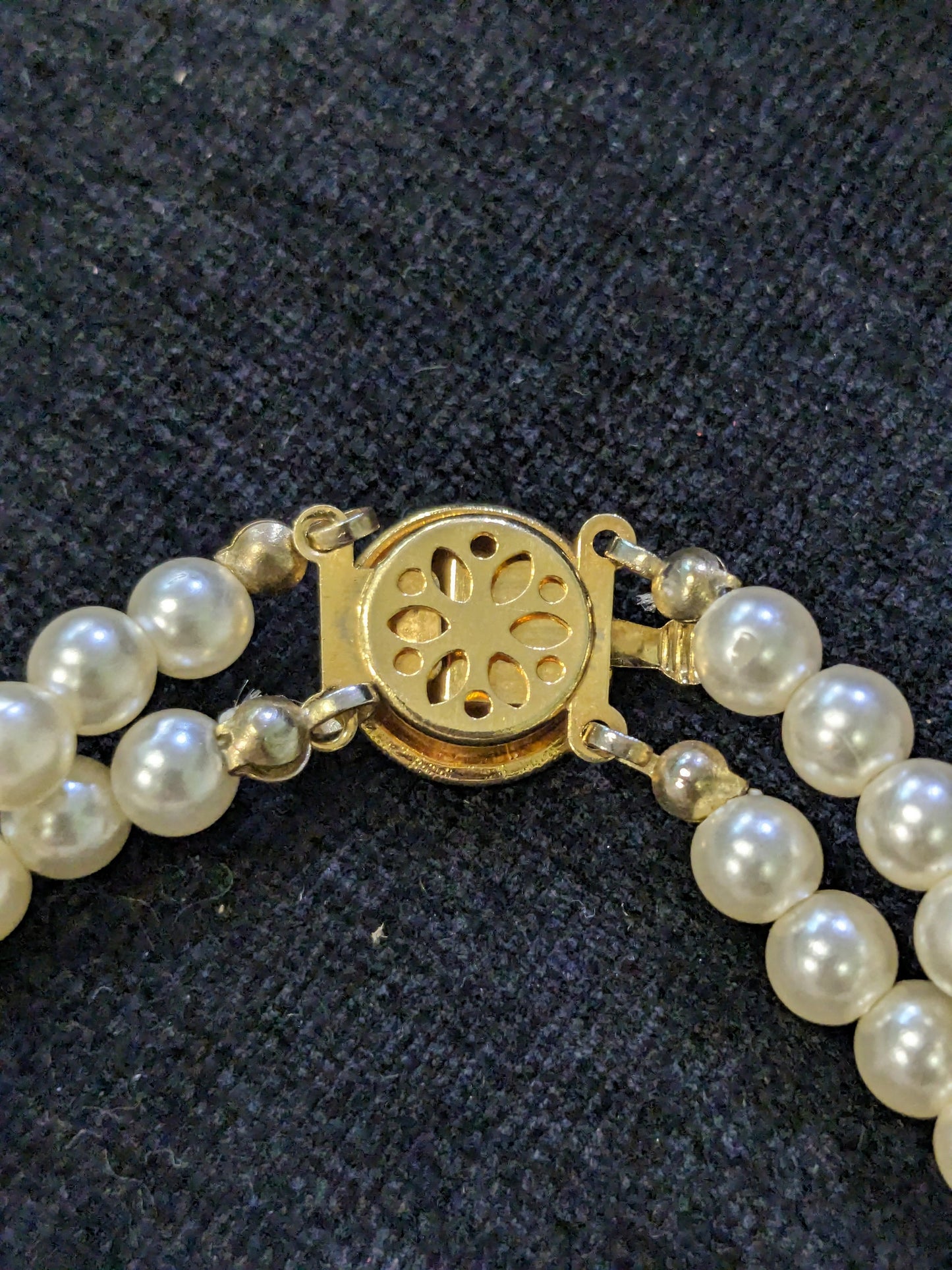 Pearl Bracelet with Gold Accents - Prom perfect - Wedding perfect- Dressy Pearl Bracelet - Looks Feminine