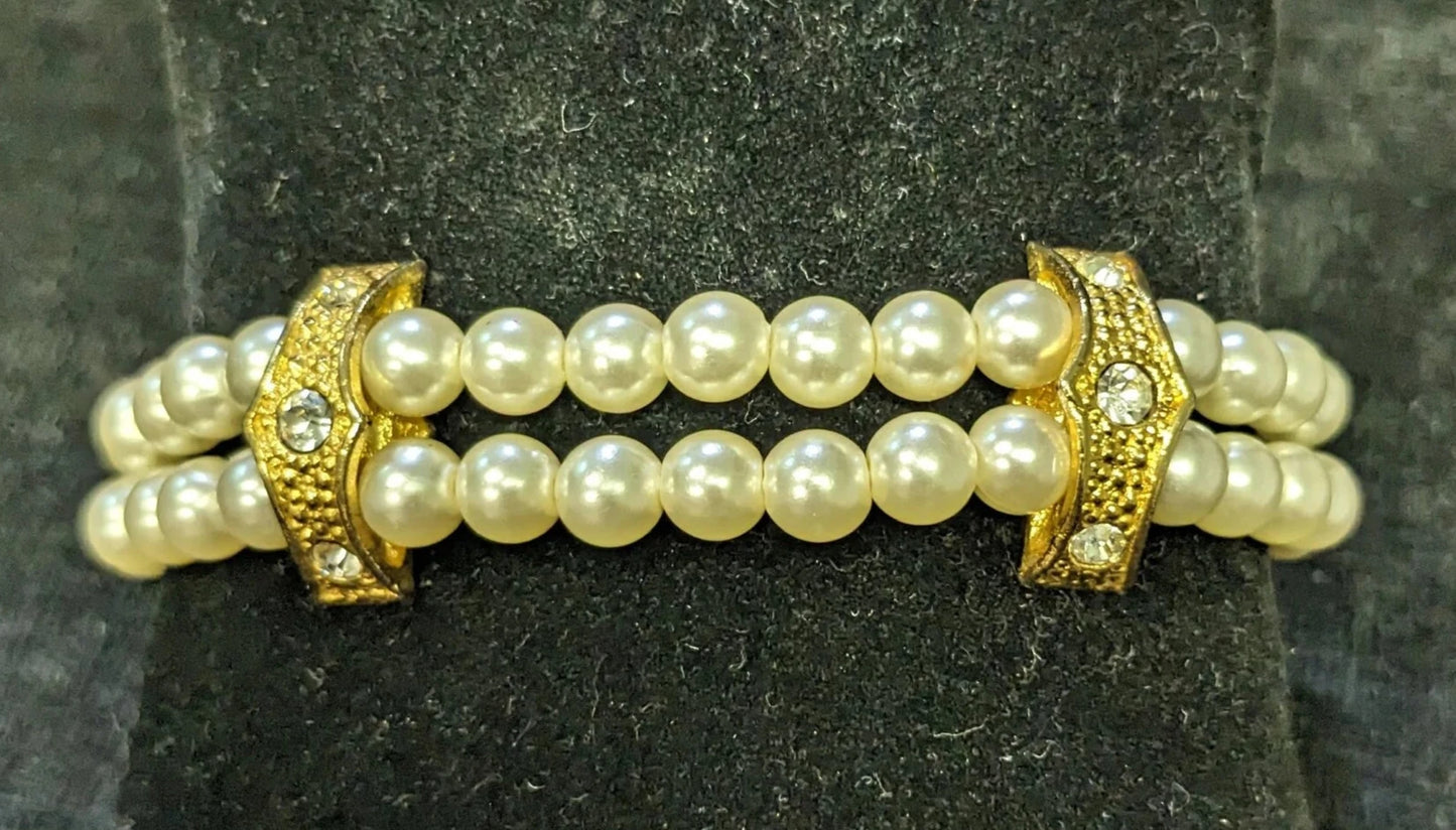 Pearl Bracelet with Gold Accents
