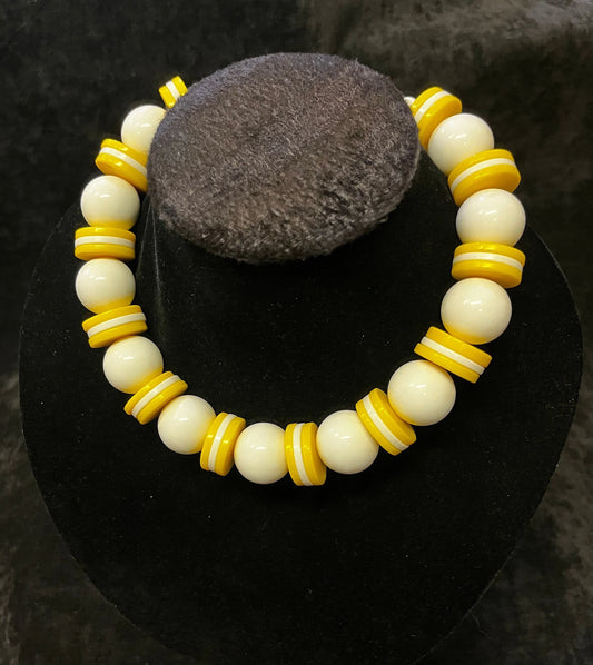 White and Bright Yellow Vintage Round Beaded Necklace