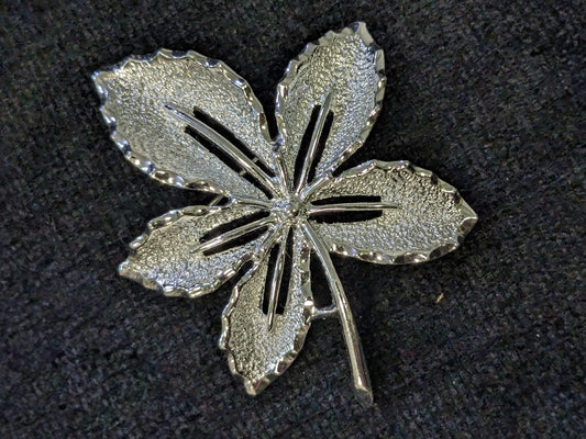 Autumn Leaf Sarah Coventry Textured Silver tone Pin - 1.75" Leaf Brooch Maker's Mark