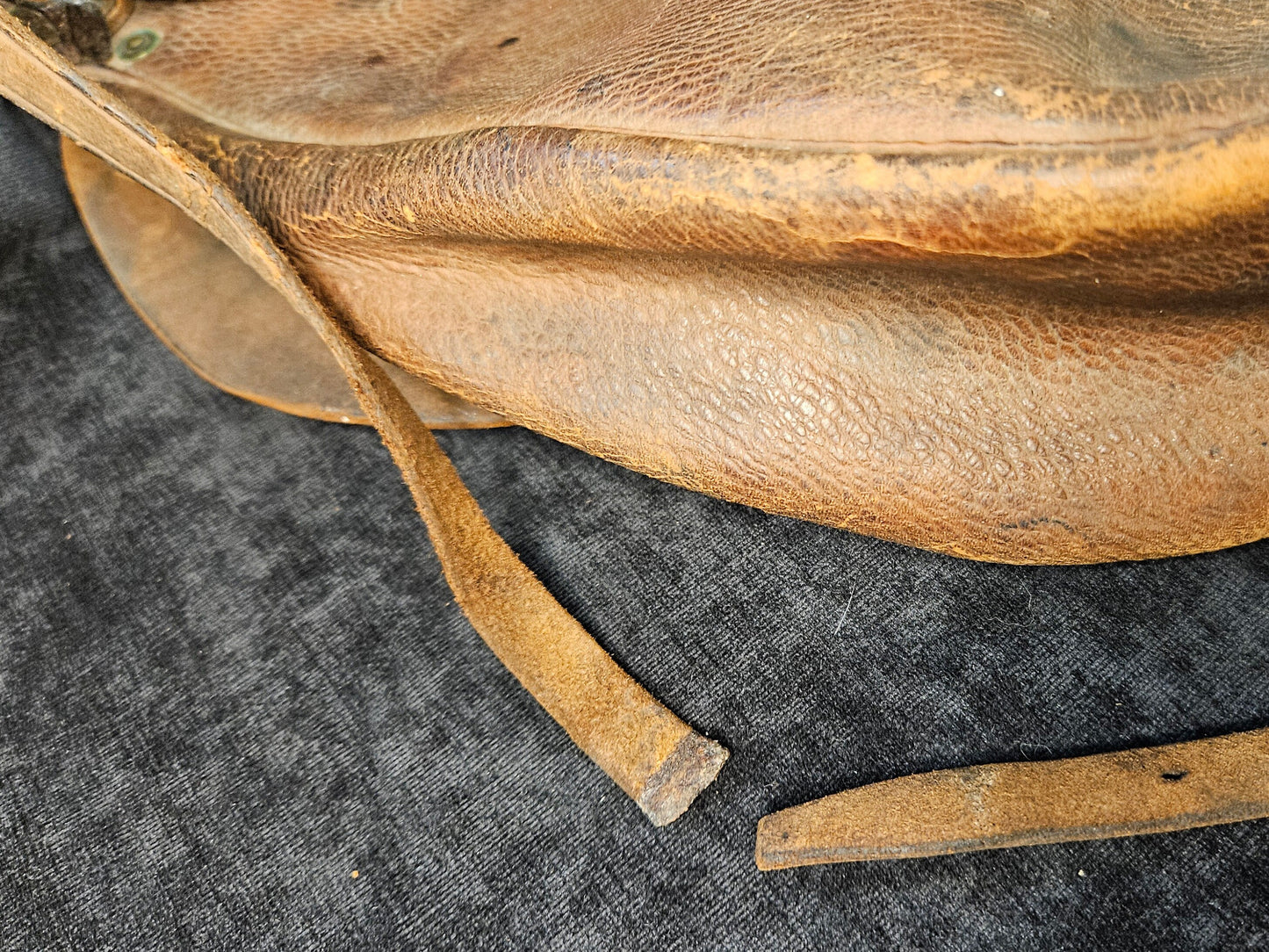 US Military Buffalo Leather Messenger/ Saddle Bag - Military Letter/Message Bag With Impressed US Logo on Front Flap - Rock Island Arenal