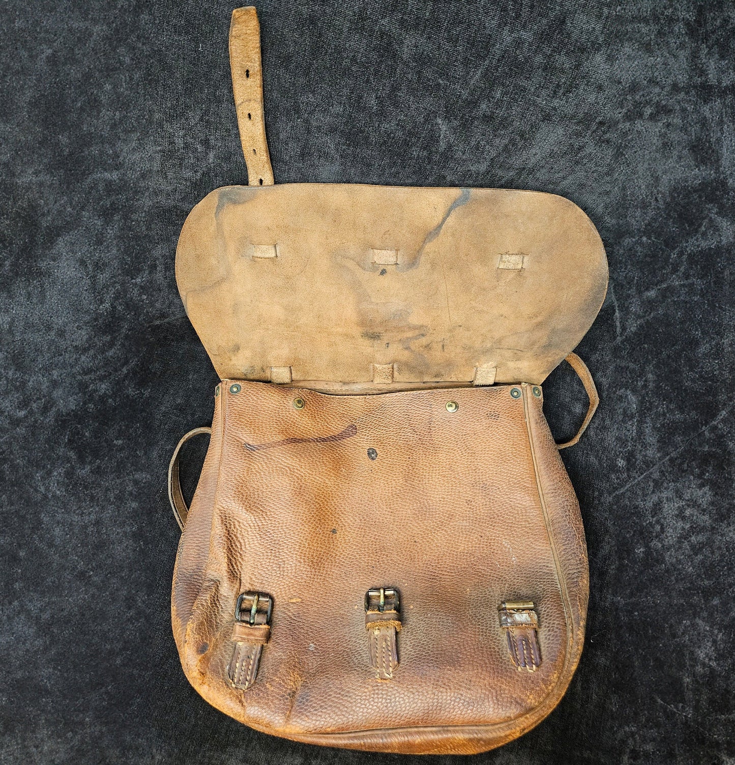US Military Buffalo Leather Messenger/ Saddle Bag - Military Letter/Message Bag With Impressed US Logo on Front Flap - Rock Island Arenal